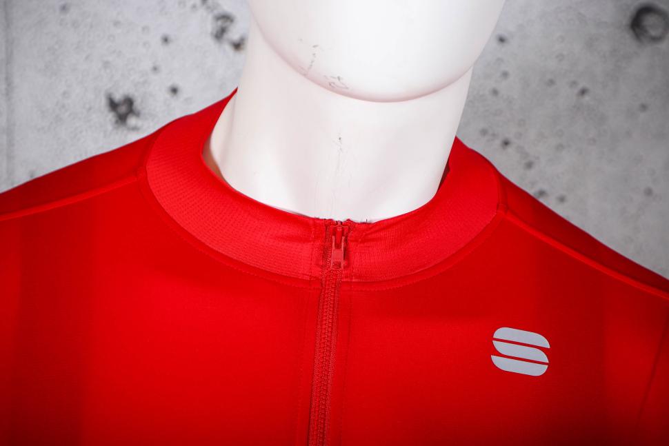 2024 Sportful SRK Jersey - collar.jpg