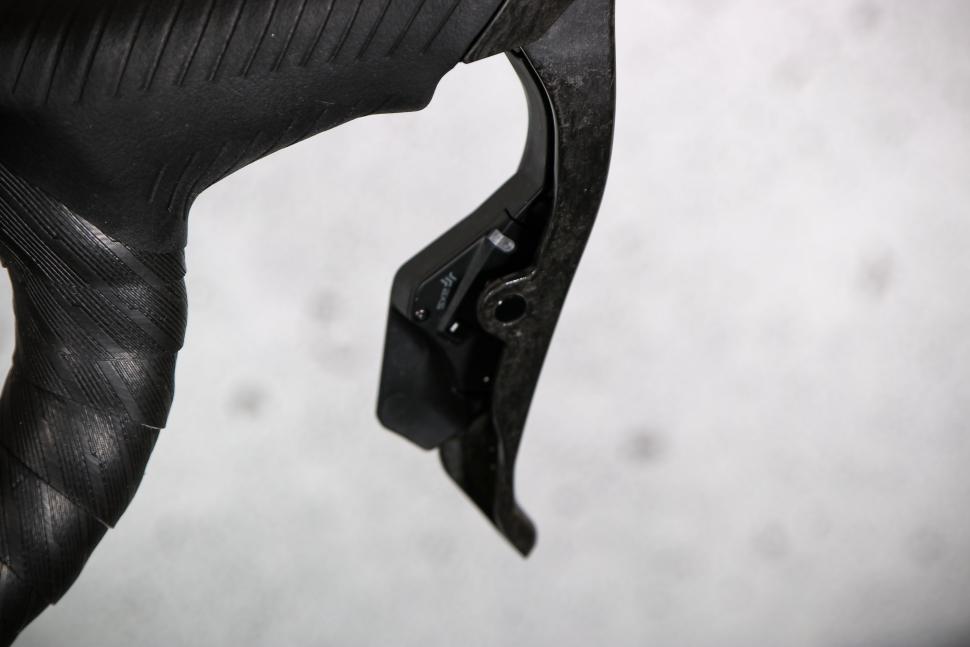 2024 Sram Red AXS - lever detail.jpg