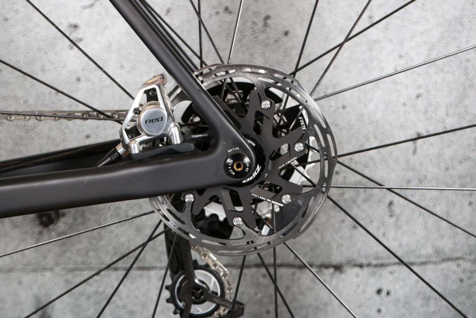 2024 Sram Red AXS - rear disc brake.jpg