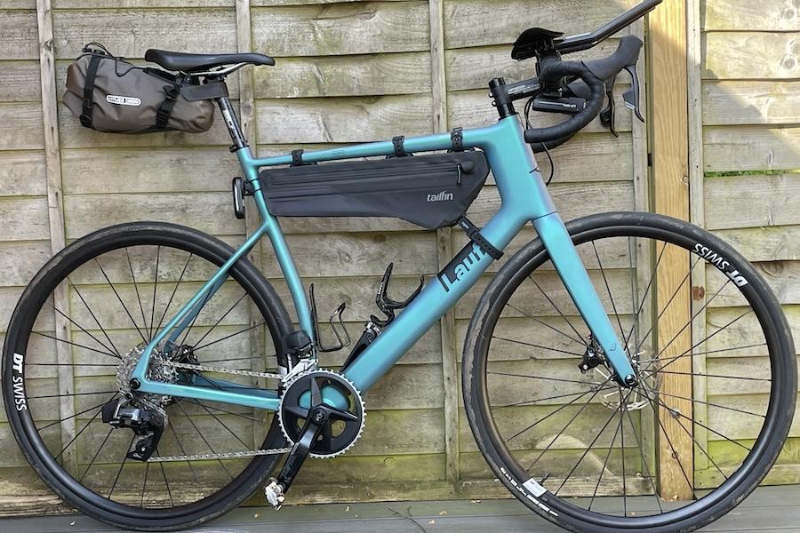 2024 Tailfin Frame Bag 3.8l Half on Lauf Utthald.JPG