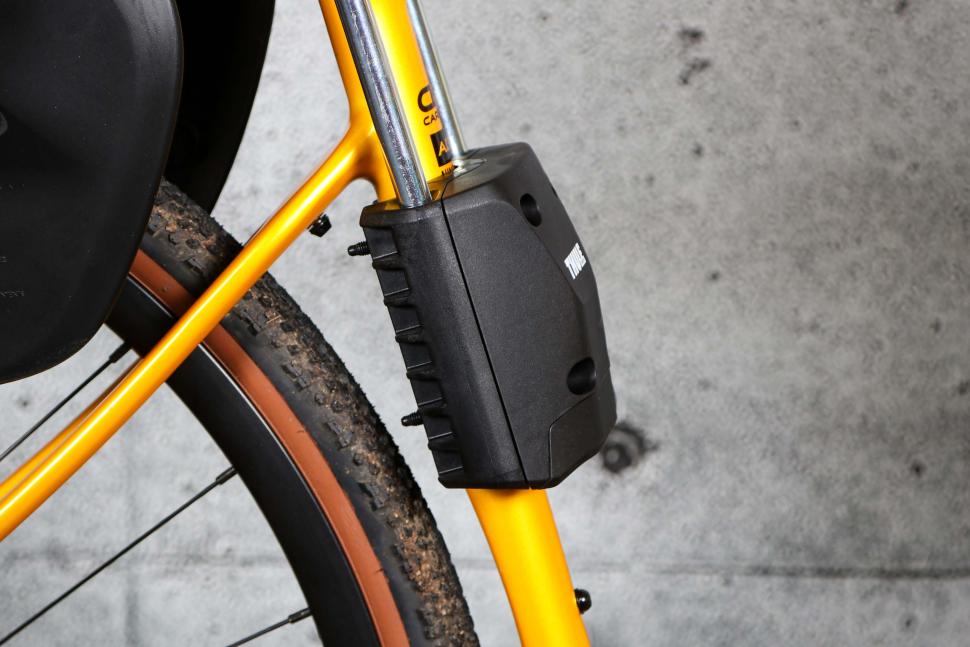 2024 Thule Yepp 2 Maxi rear seat - seat tube mount - clamp side.jpg