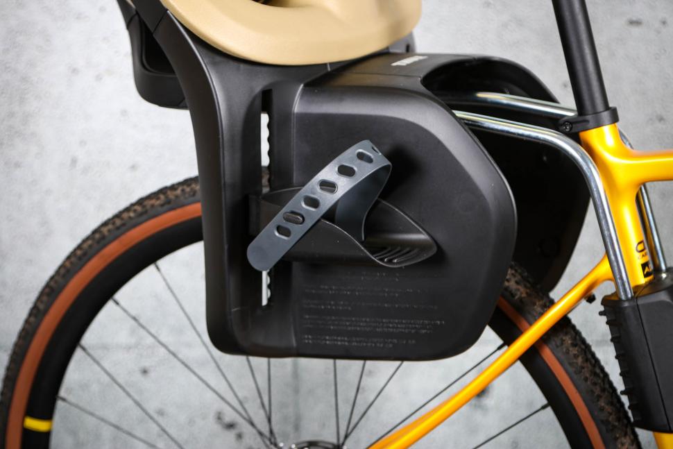 2024 Thule Yepp 2 Maxi rear seat - seat tube mount - foot plates and strap.jpg