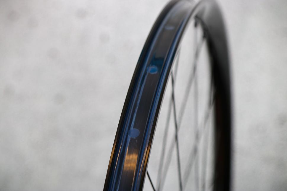 2024 Token G23 Black 700C Gravel Wheelset - rim bed.jpg
