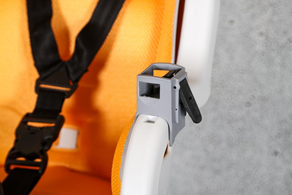 2024 Topeak Babyseat II & Babyseat II Rack (Disc) - cross bar lock open.jpg
