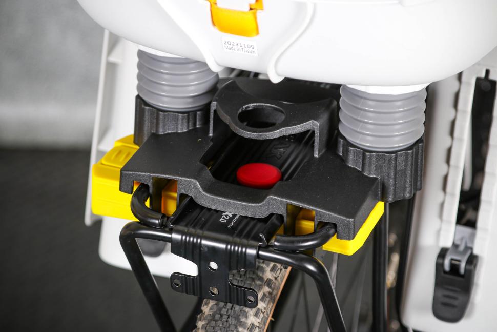 2024 Topeak Babyseat II & Babyseat II Rack (Disc) - rack lock system 1.jpg