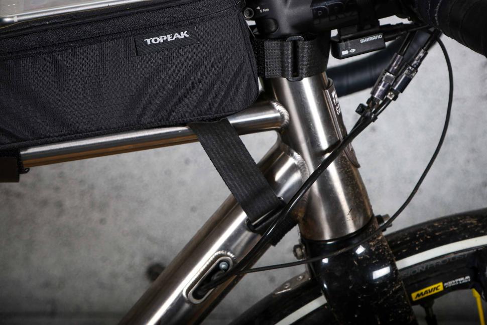 2024 Topeak Bento Pack - frame strap 1.jpg