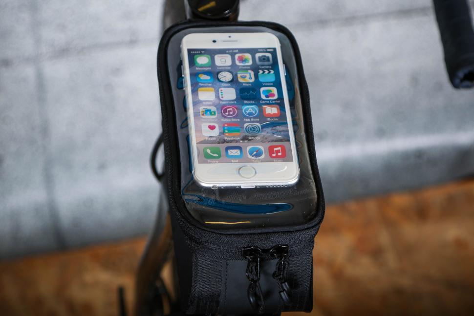 2024 Topeak Bento Pack - phone holder 2.jpg