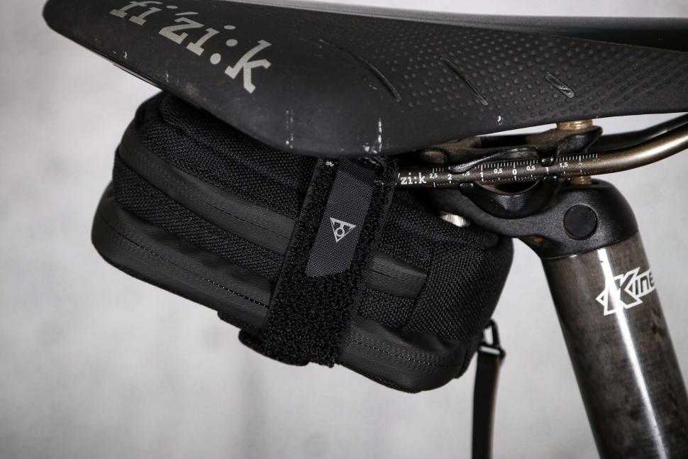 2024 Topeak Elementa Gearbag - rail wing system.jpg