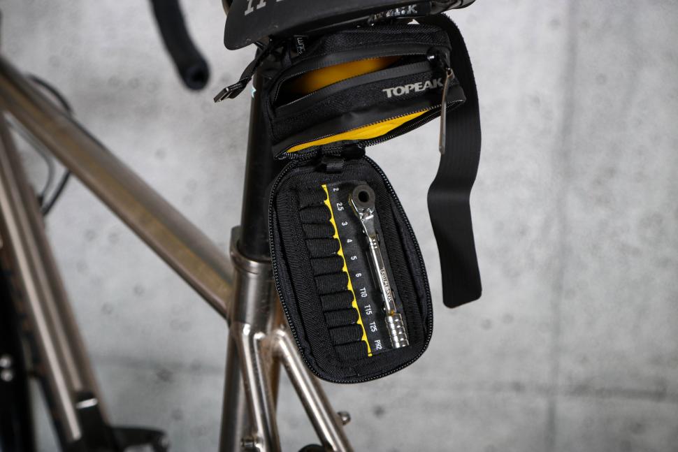 2024 Topeak Elementa Gearbag - ratchet pocket open.jpg