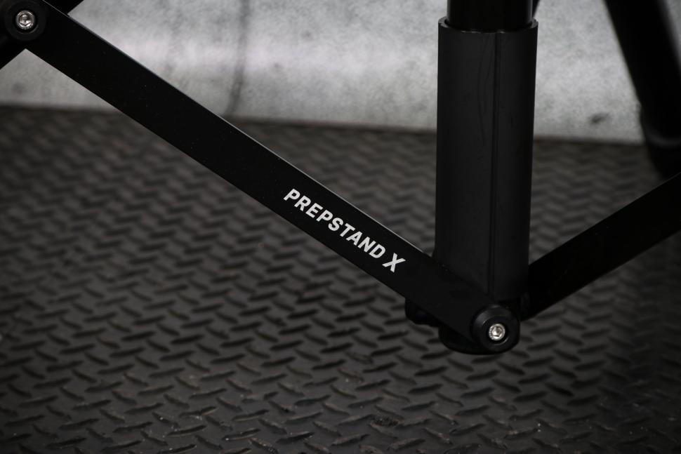 2024 Topeak Prepstand X - base bracket.jpg