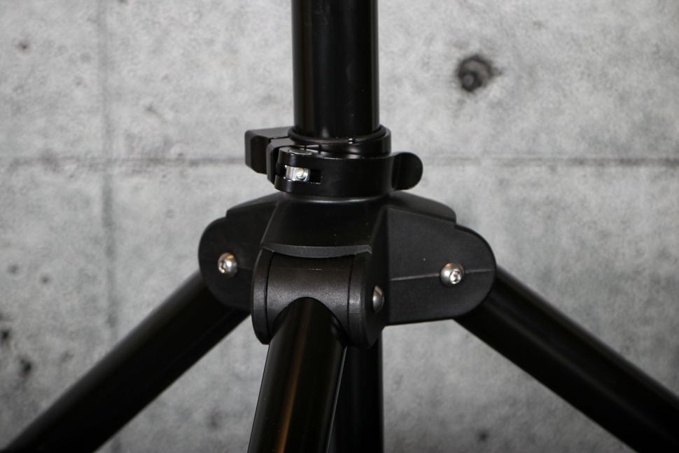 2024 Topeak Prepstand X - base quick release.jpg