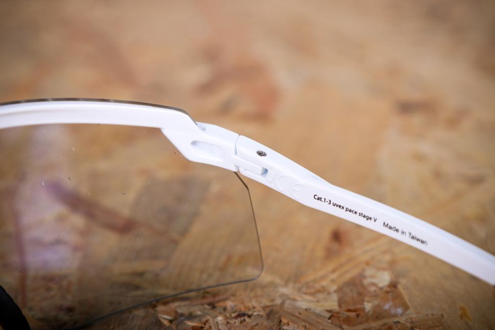 2024 Uvex Pace Stage V - hinge inside.jpg