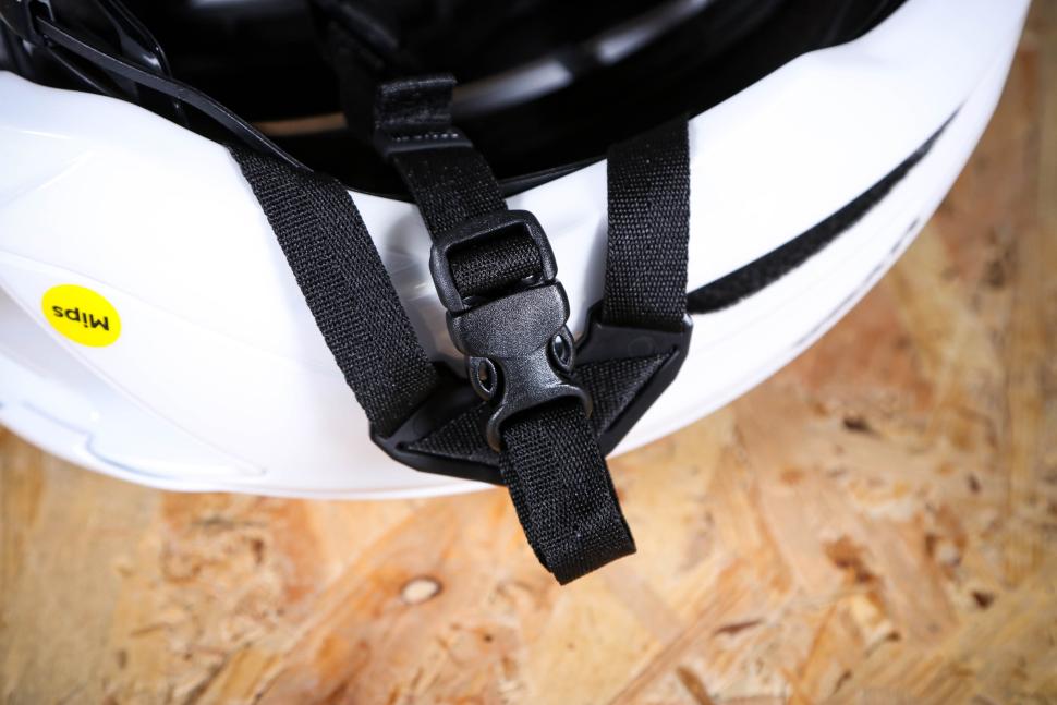2024 Uvex surge aero MIPS - clip.jpg