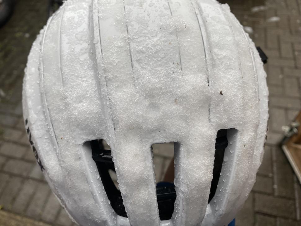 2024 Uvex Surge Aero MIPS SNOW.JPG