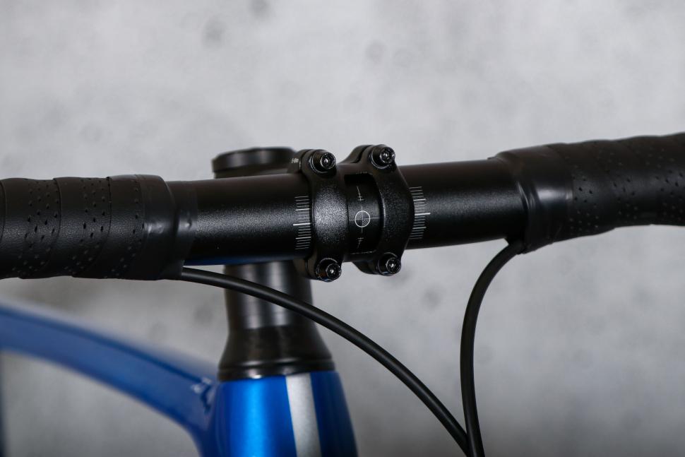 2024 Van Rysel NCR CF Apex - bars 2.jpg
