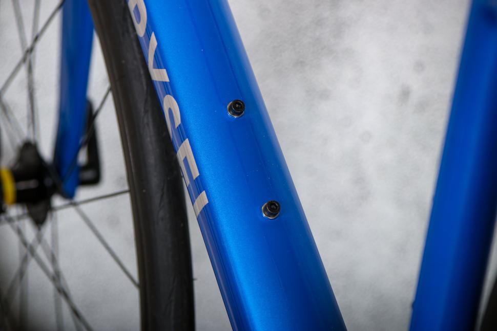 2024 Van Rysel NCR CF Apex - downtube bosses.jpg