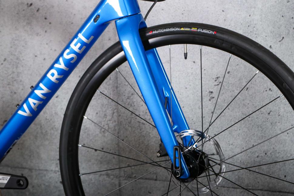 2024 Van Rysel NCR CF Apex - fork.jpg