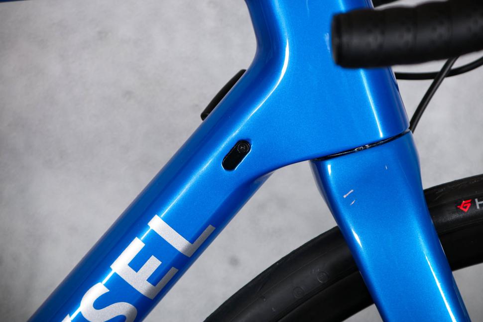 2024 Van Rysel NCR CF Apex - frame detail 2.jpg