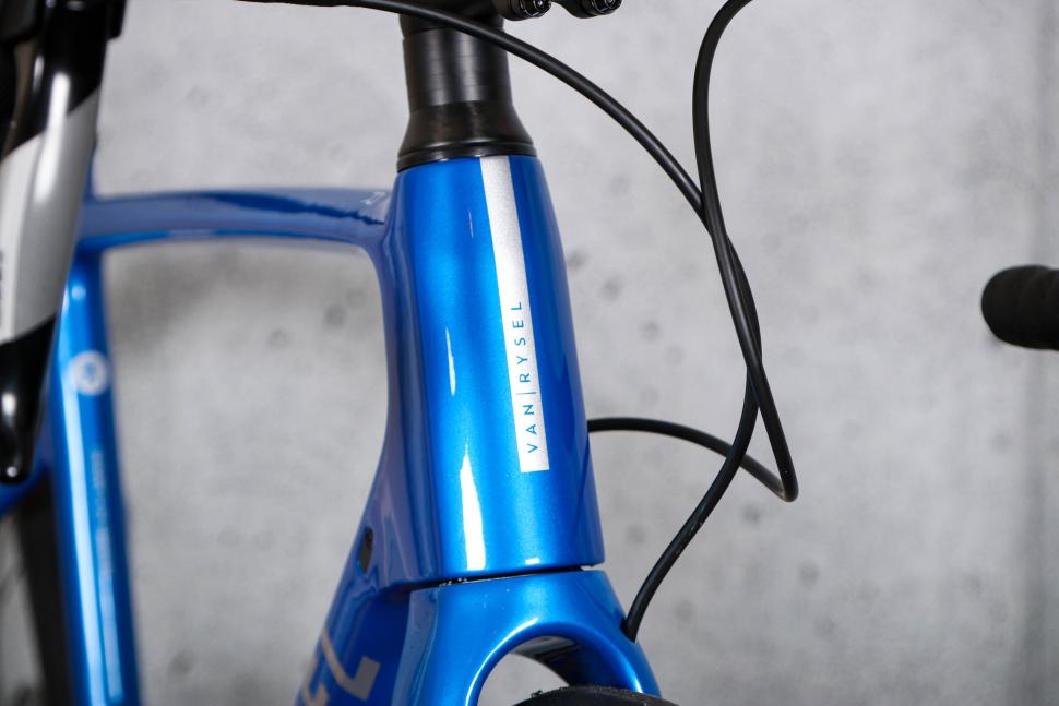 2024 Van Rysel NCR CF Apex - head tube badge.jpg