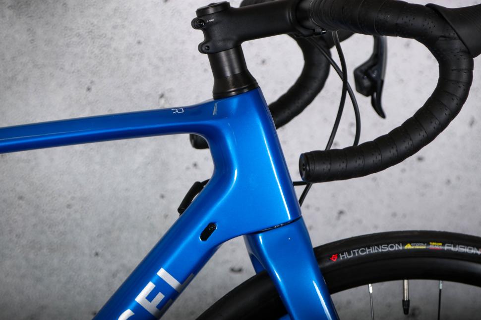 2024 Van Rysel NCR CF Apex - head tube.jpg