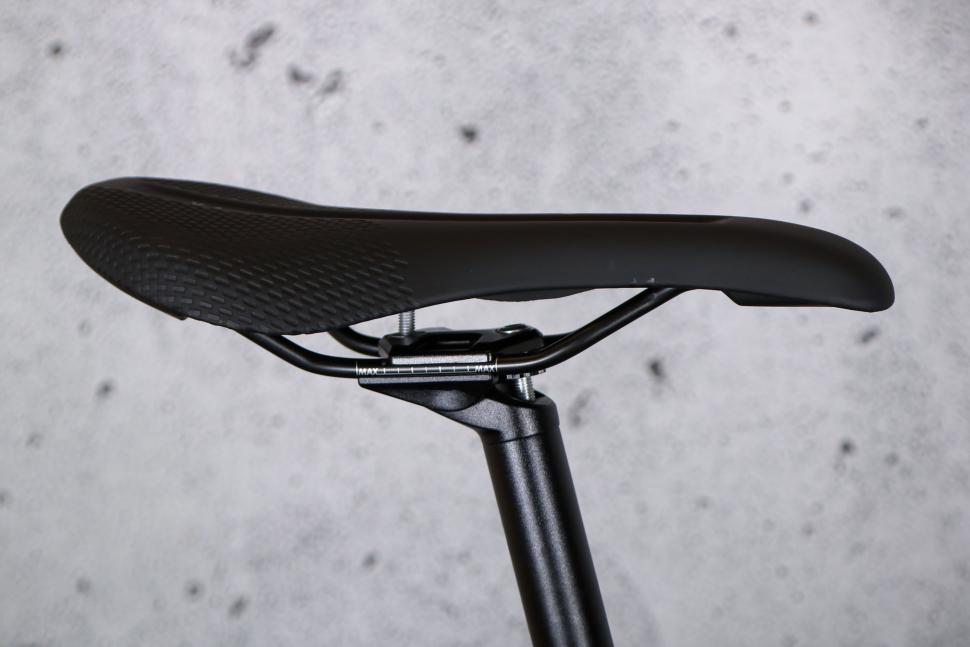 2024 Van Rysel NCR CF Apex - saddle.jpg