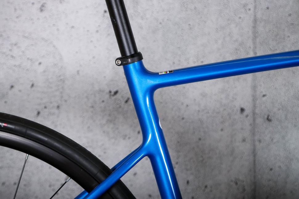 2024 Van Rysel NCR CF Apex - seat tube junction.jpg