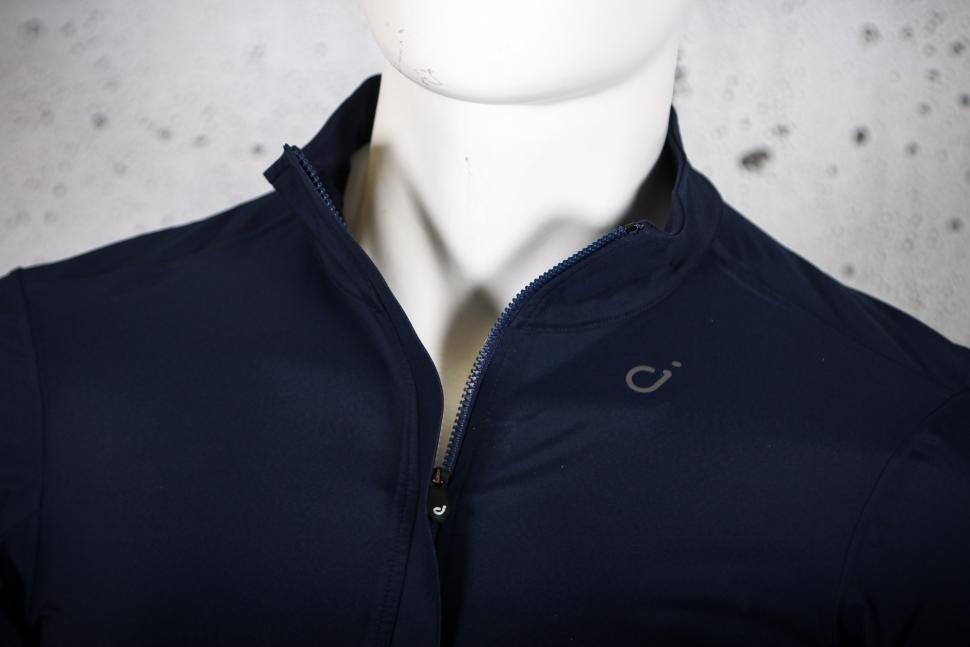 2024 Velocio Mens One Jacket - collar.jpg