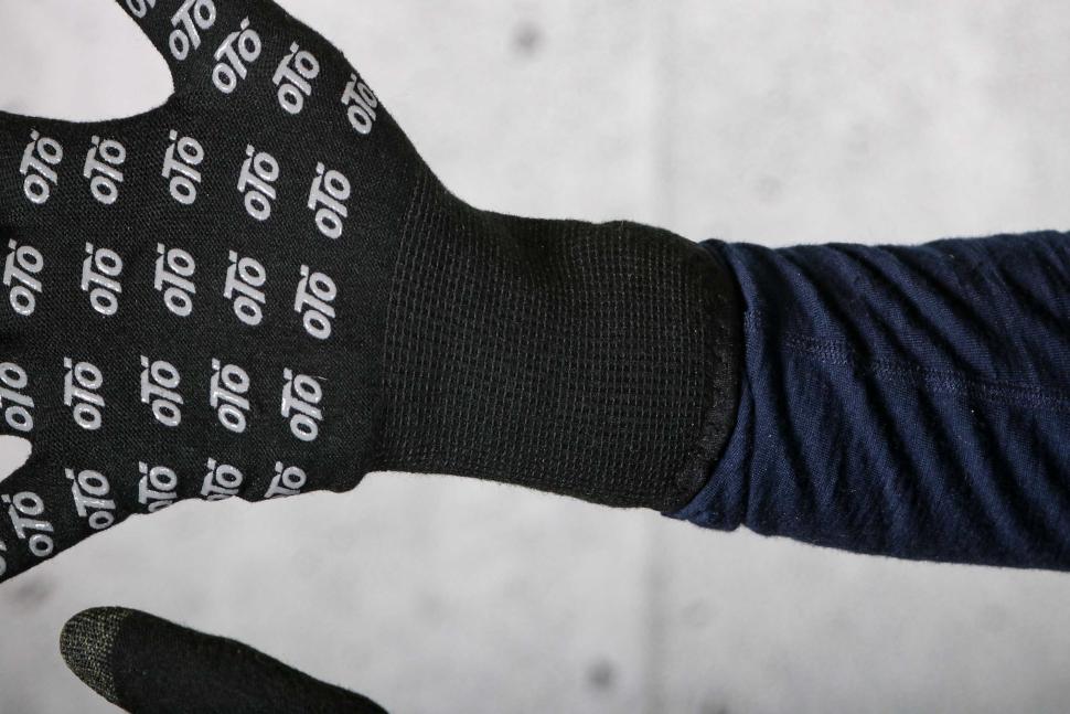 2024 Velotoze Knitted Waterproof Gloves - cuff.jpg