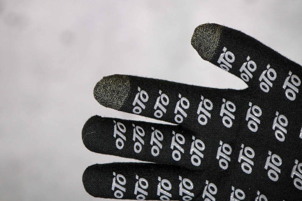 2024 Velotoze Knitted Waterproof Gloves - finger tips.jpg