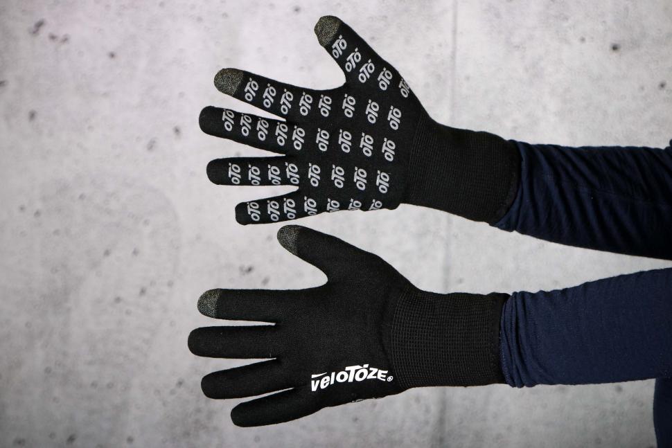 2024 Velotoze Knitted Waterproof Gloves.jpg