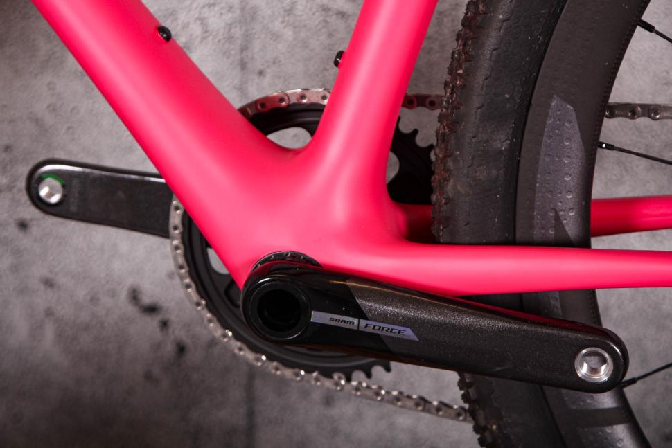 2024 Vielo V+1 Race Edition Force AXS XPLR - bottom bracket.jpg