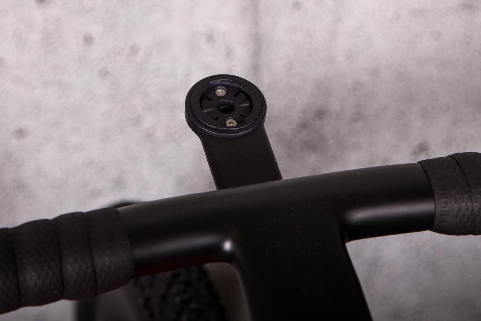 2024 Vielo V+1 Race Edition Force AXS XPLR - computer mount.jpg