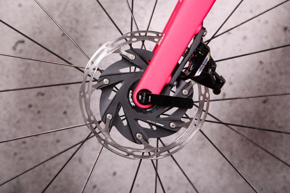 2024 Vielo V+1 Race Edition Force AXS XPLR - front disc brake.jpg