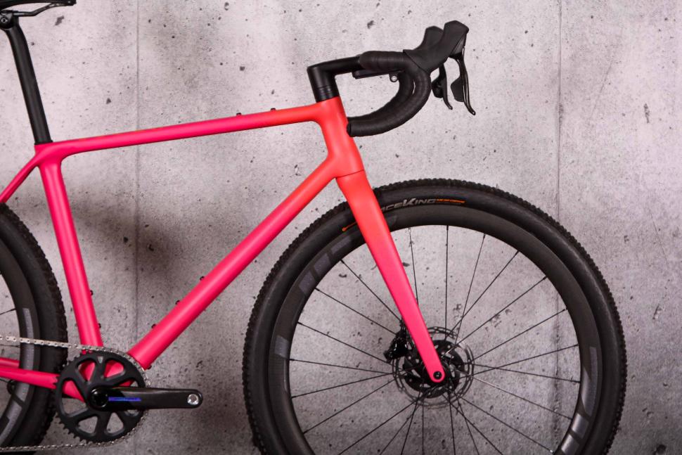 2024 Vielo V+1 Race Edition Force AXS XPLR - front.jpg