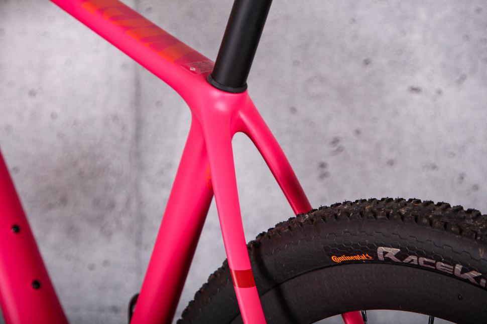 2024 Vielo V+1 Race Edition Force AXS XPLR - seat stays.jpg