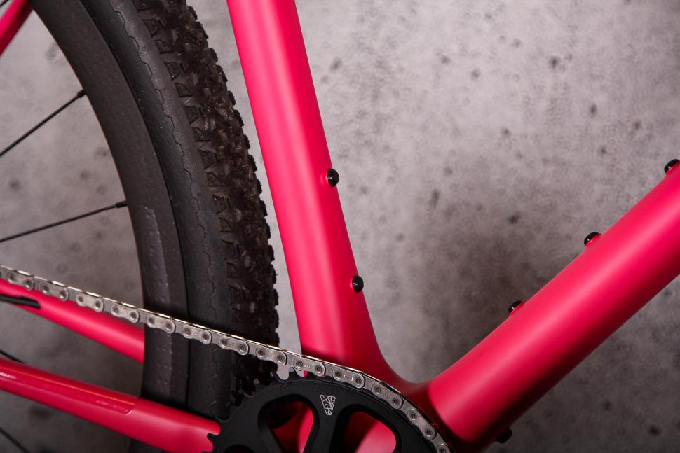 2024 Vielo V+1 Race Edition Force AXS XPLR - seat tube bosses.jpg