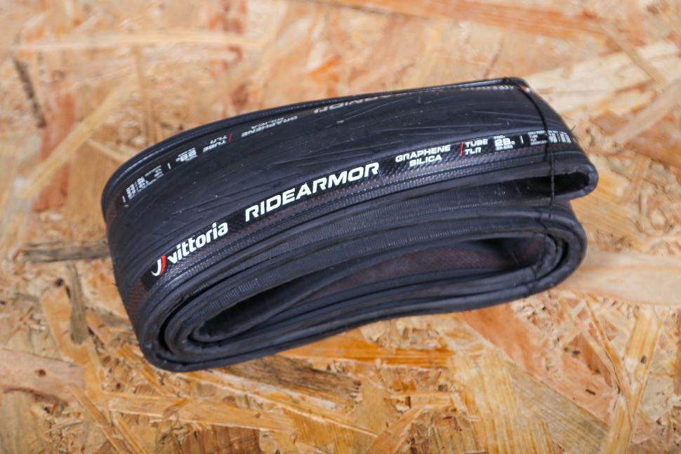 2024 Vittoria Ridearmor TLR Tyre.jpg