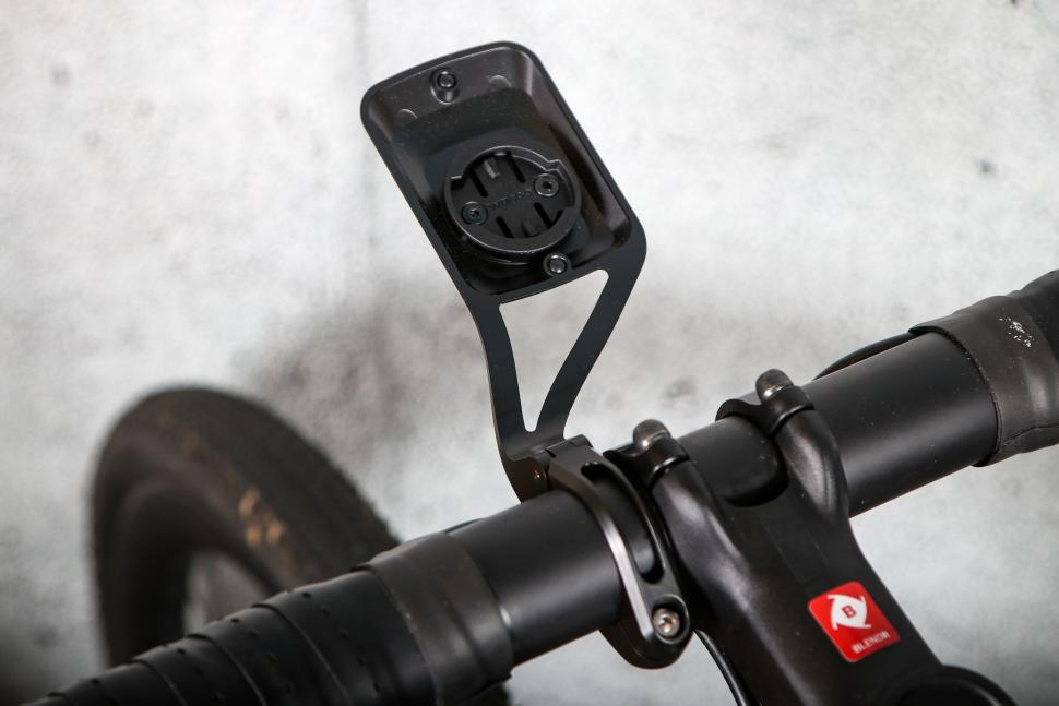 2024 Wahoo ELEMNT Ace - mount.jpg