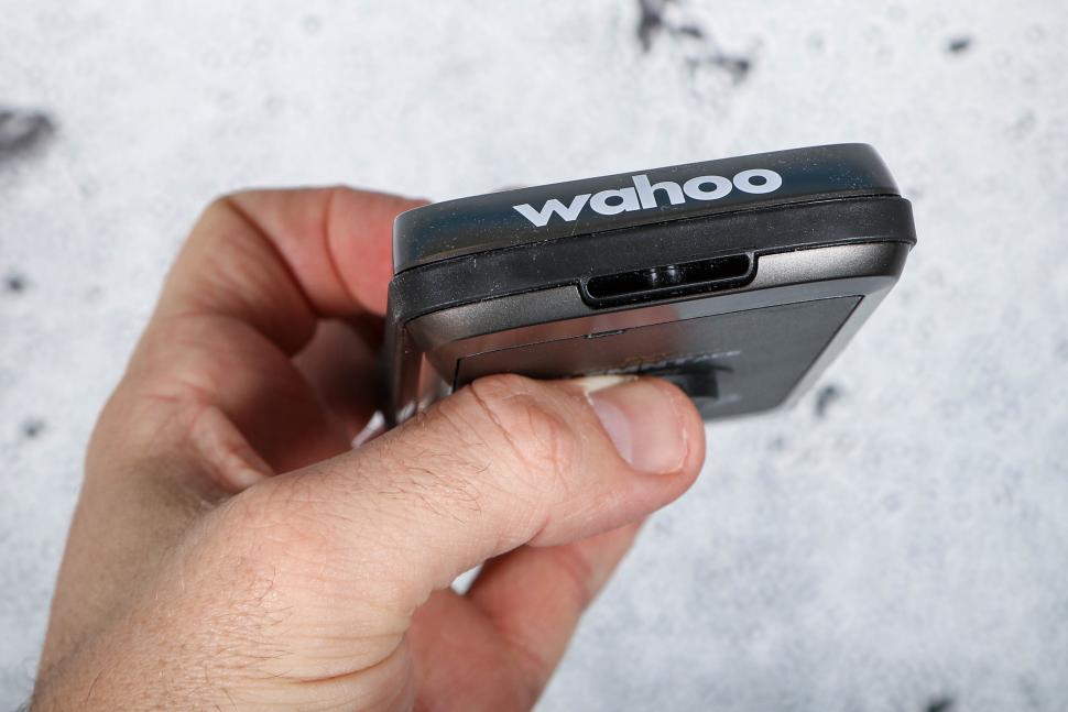 2024 Wahoo ELEMNT Ace - top.jpg