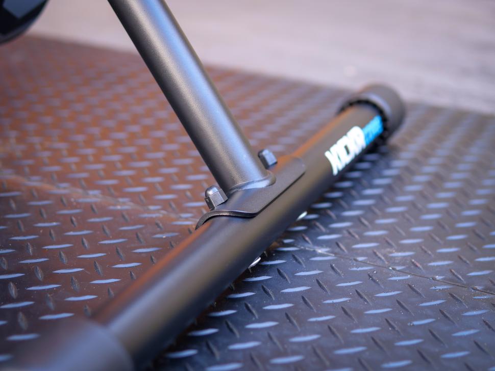 2024 Wahoo KICKR Core Zwift One - feet 1.jpg