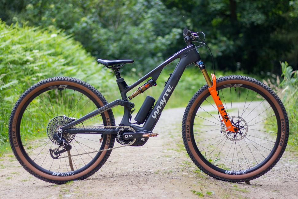 2024 Whyte ELyte 140 Works side on