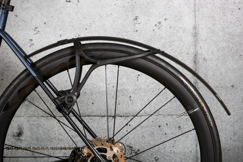 2024 Zefal Shield R35 Road Mudguard Set 2024 - rear guard.jpg