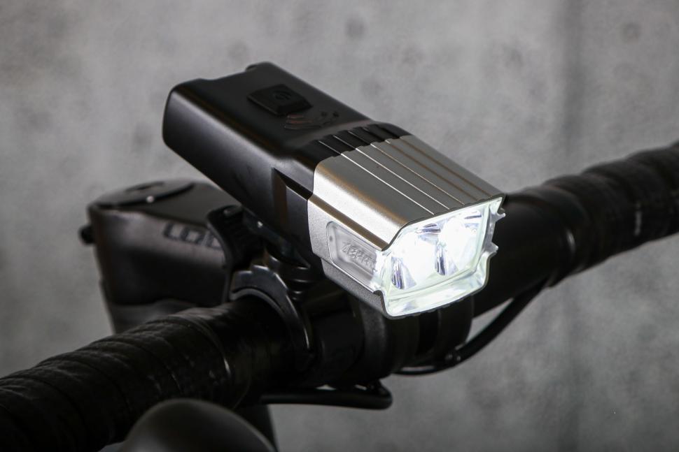 2024 Zefal Supervision F1500 Front Light - lenss.jpg