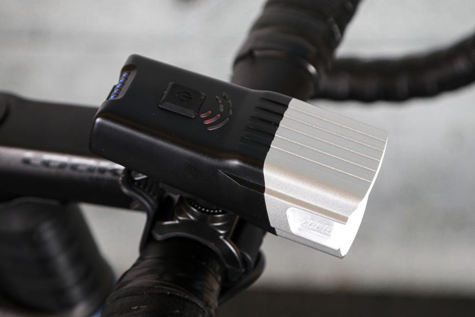 2024 Zefal Supervision F1500 Front Light - top.jpg