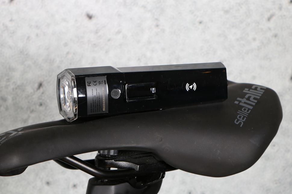 2024 Zoopabaus SC500CF Front Bike Light - works with Apple Find My - base.jpg