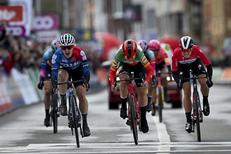 Grace Brown wins 2024 Li&egrave;ge-Bastogne-Li&egrave;ge (A.S.O./Billy Ceusters)