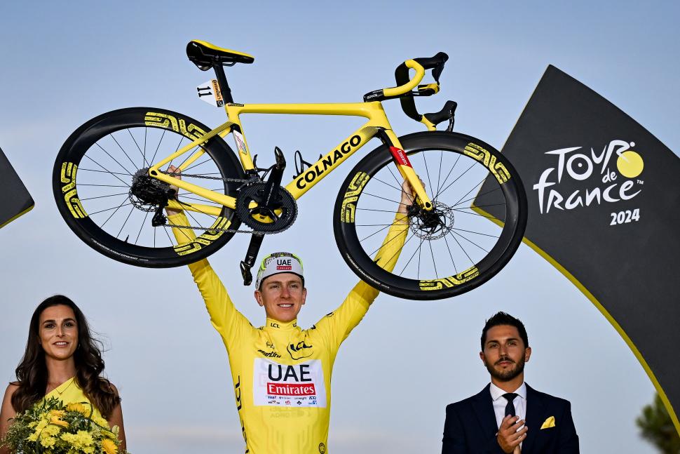 Tadej Pogačar podium Tour de France 2024 (ASO/Billy Ceusters)
