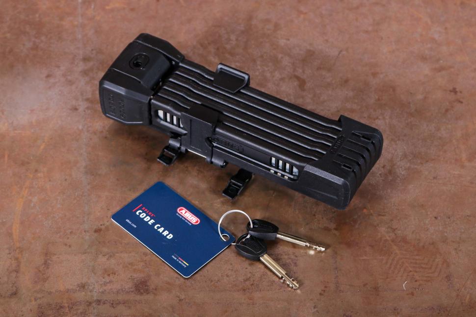 2025 Abus Bordo 6200K lock - inholder with keys.jpg