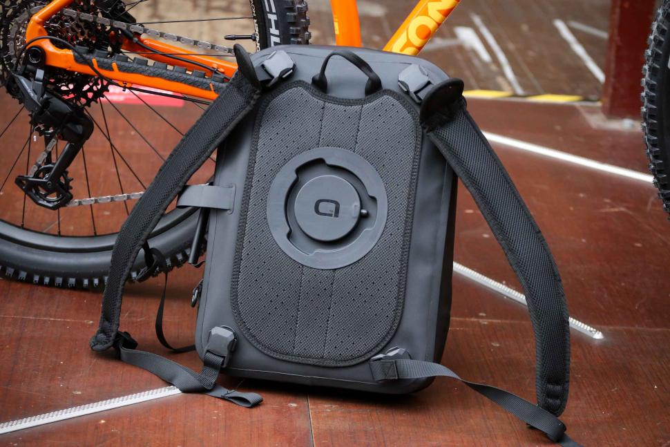 2025 Aeroe QuickLock Urban Backpack - back padding.jpg