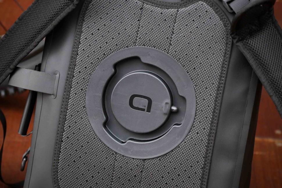 2025 Aeroe QuickLock Urban Backpack - Quicklock port.jpg